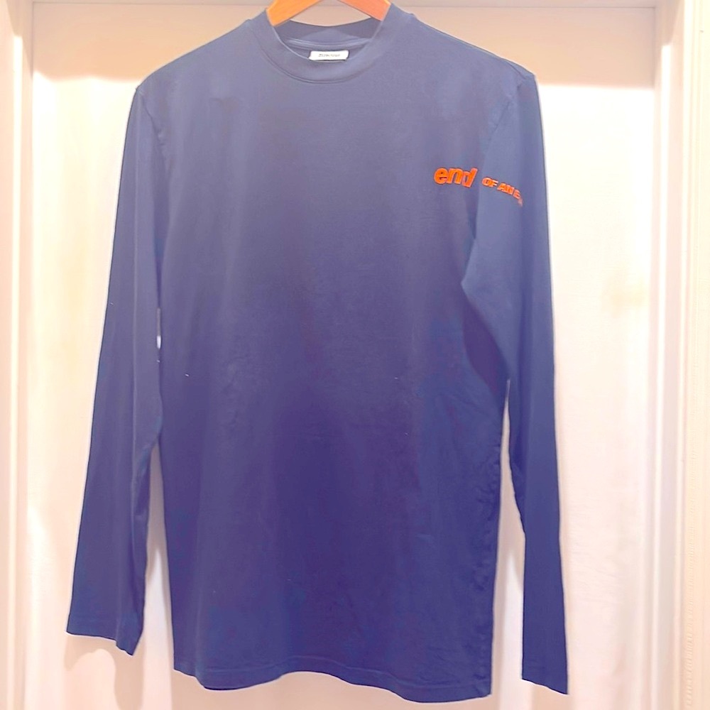 WEEKDAY BRAND Slightly Worn Men’s Long Sleeve Tee Deep Navy Blue Size Medium